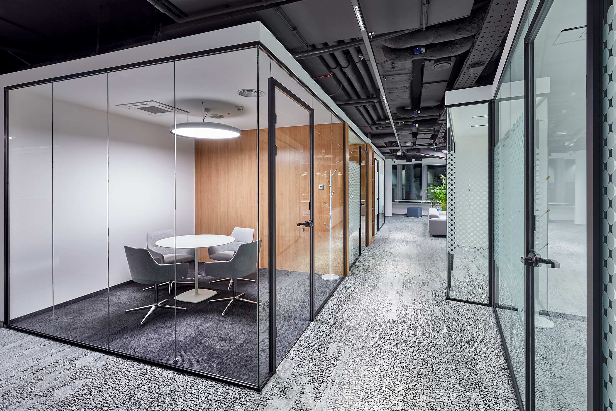 XFRAME Glasprofile — Büroflächen mit Glastrennwand